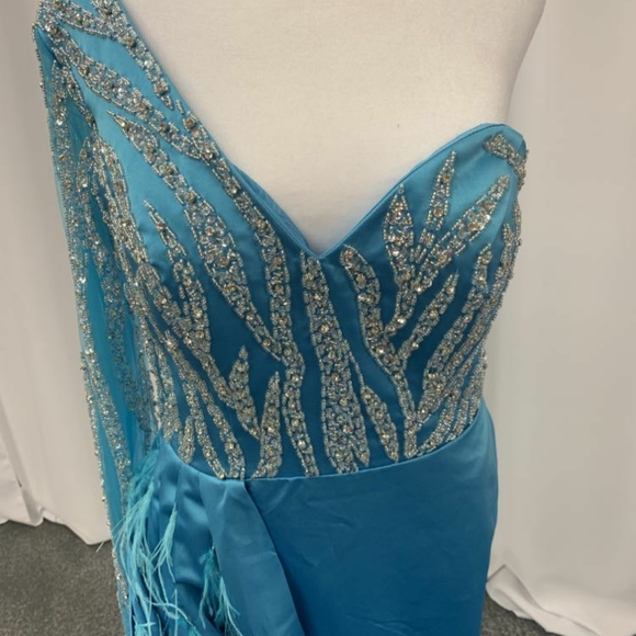 Pageant dress - Picture 7 of 9